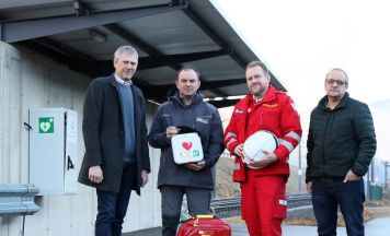 Defibrillator für die Bahn-Haltestelle in Oberland