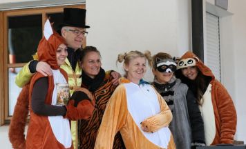 Beim Gaflenzer Ortsskitag war ein Streichelzoo dabei 