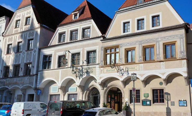 Für den Restaurant-Betrieb im Hotel Mader wird ein Pächter gesucht. (Foto: Tips)