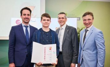 Schüler des BRG Steyr glänzt bei österreichweiten Informatik-Bewerb