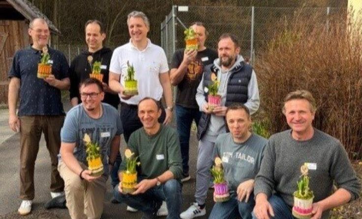 Die Väter nahmen kleine Ostergestecke mit nach Hause. (Foto: privat)