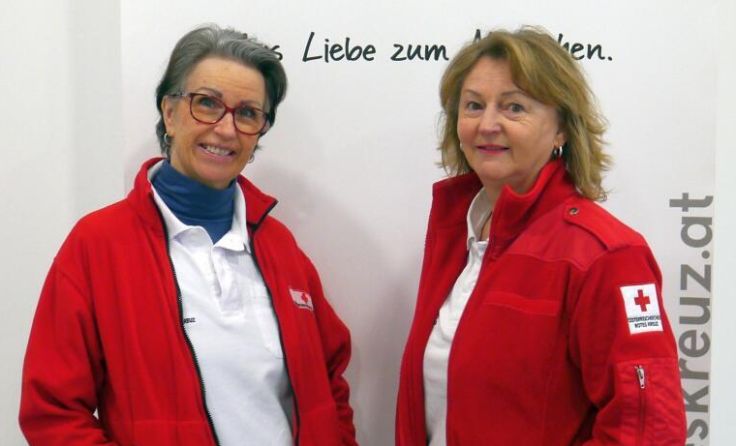 Ilse Vollnhofer (links) und Eva Muckenschnabel (Foto: OÖRK/E.L.)