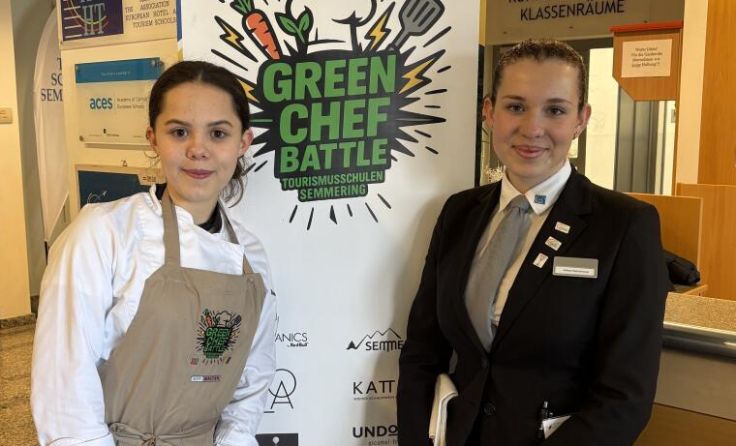 Carolin Seis (links) und Juliane Garstenauer (Foto: BBS Weyer)