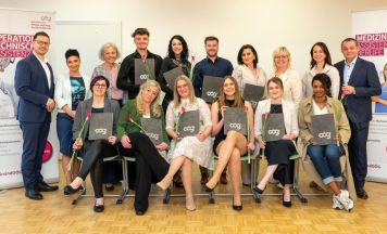 Erste Operationstechnische Assistenten in Steyr ausgebildet