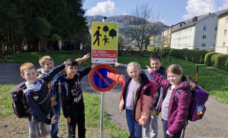 Zwei Elternhaltestellen wurden für die Volksschüler in Weyer eingerichtet. (Foto: privat)