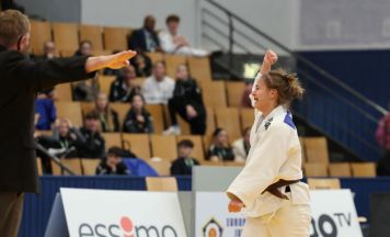 Steyrerin beim U18-Europacup am Podest