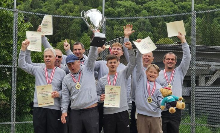 Das Meisterteam mit dem ersten 10-jährigen Moritz Bindreiter (vorne rechts). (Foto: PSV Steyr)