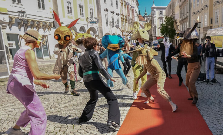 Modeschau der anderen Art am Steyrer Stadtplatz. (Foto: Dieter Wallentin)