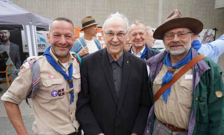 Zahlreiche Teilnehmer erschienen beim Treffen in Uniform mit Halstuch und Hut. (Foto: privat)