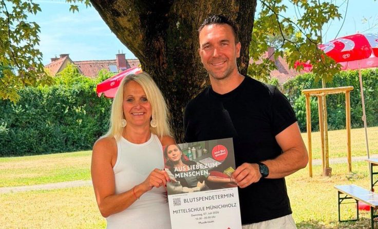 Lehrerin Daria Fragner und Elternvereinsobmann Gökce Sari (Foto: privat)