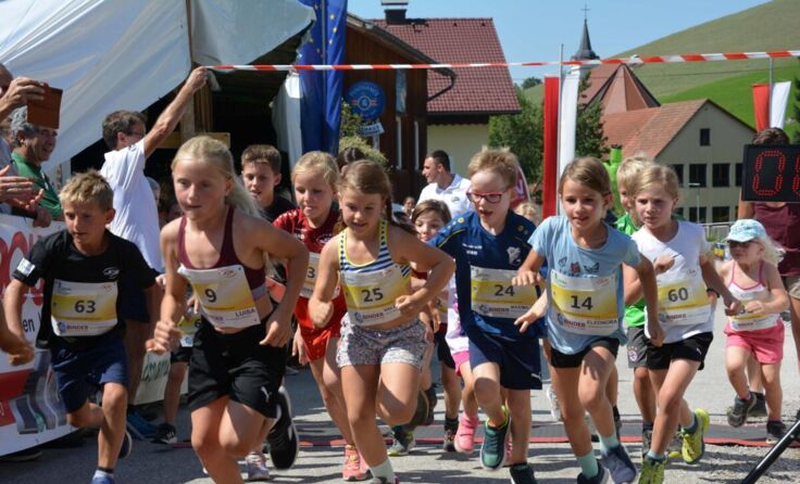 Die Kinder eröffnen um 14.30 Uhr die Veranstaltung. (Foto: SV Mühlbach)