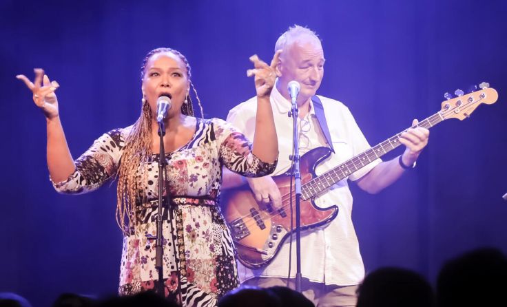 Stella Jones im Lokschuppm in Klaus (Foto: Gerhard Mannsberger)