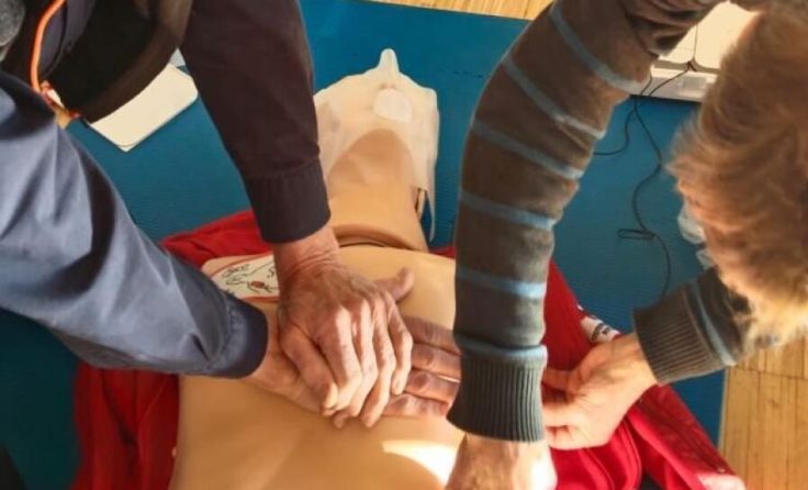 Das Rote Kreuz bietet einen Erste-Hilfe-Kurs speziell für Senioren an. (Foto: OÖRK)
