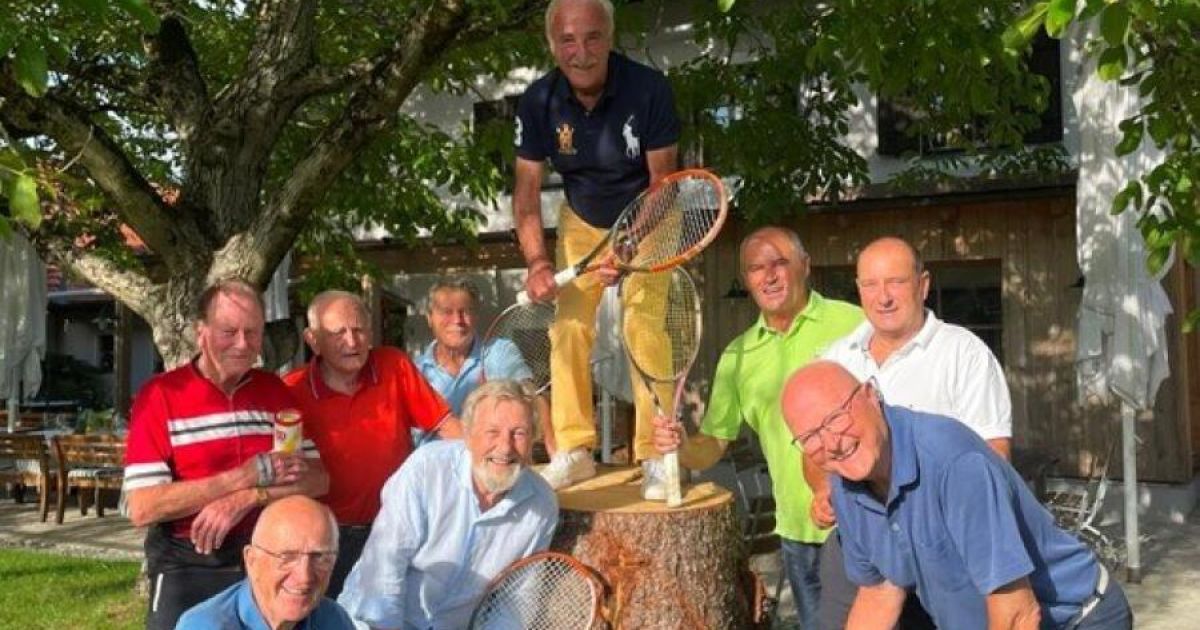 Sierninger Tennis-Legenden feierten ein Wiedersehen