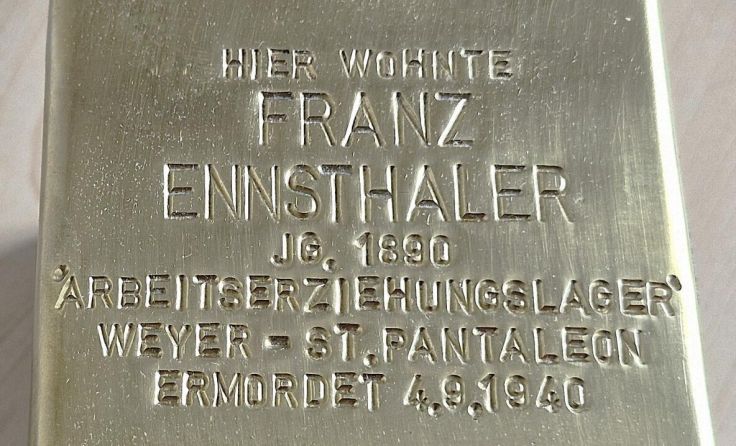 Ein sogenannter Stolperstein erinnert an Franz Ennsthaler. (Foto: privat)
