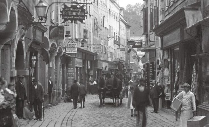 Der Kalender ist ab sofort erhältlich. (Foto: Stadtarchiv)