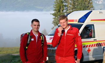 Zwei Freunde beim Zivildienst in Weyer