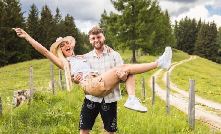 Krappi und Vanessa sind im TV-Format „Forsthaus Rampensau“ zu sehen. (Foto: ProsiebenSat1Puls4)