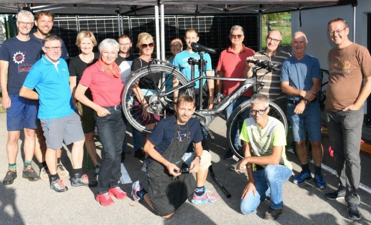 Rad-Reparatur-Workshop mit Martin Huber. (Foto: Marktgemeinde Gaflenz)