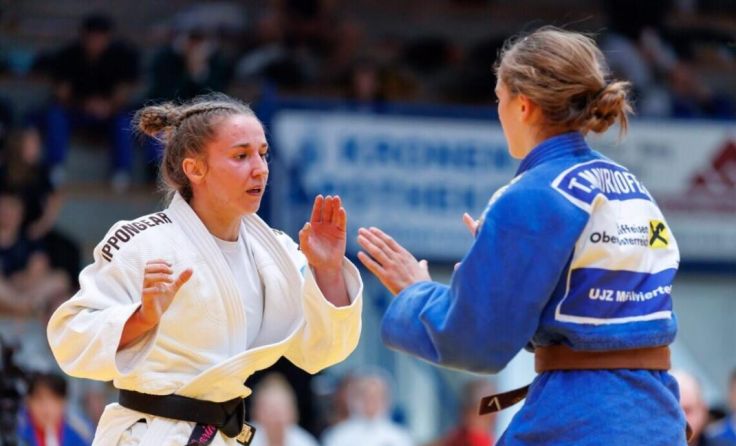 Carina Klaus-Sternwieser (links) (Foto: Sellner Photografie)