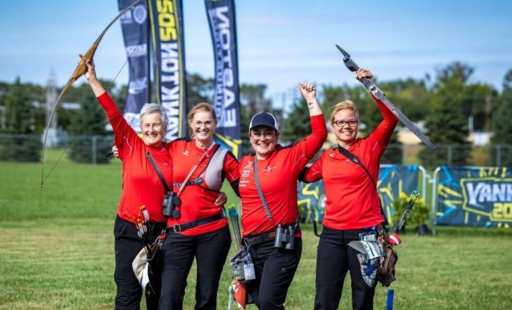 Österreichs Goldteam mit Johanna Pitschmann (links) (Foto: World Archery)