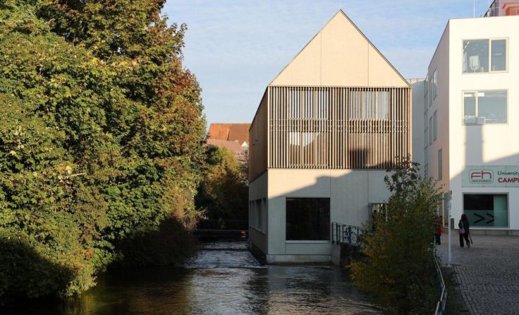 Die Zeugstätte III liegt am Wehrgrabenkanal neben dem FH Campus Steyr. (Foto: Kurt Ganglbauer)
