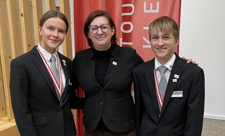 Von links: Elisabeth Schneider, Eva Hilbinger und Jonas Grill (Foto: BBS Weyer)