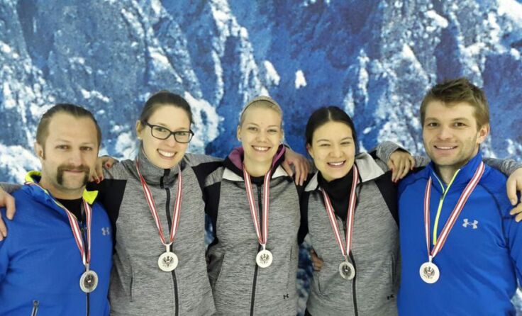 Silber: Der Jubel war groß beim Danube Curling Clubs Linz (DCCL).