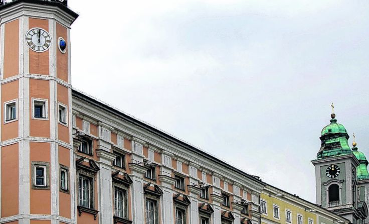 Bis 2019 will die Stadt zehn Millionen Euro im Magistrat sparen. Foto: Weihbold
