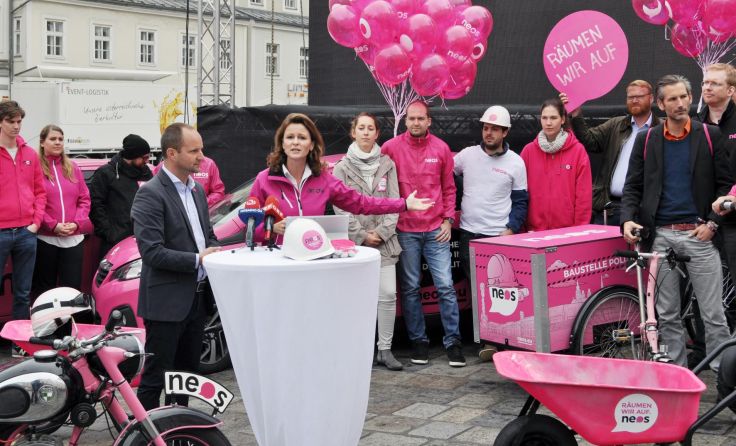 Auftakt ins NEOS-Wahlkampf-Finale am Linzer Hauptplatz.