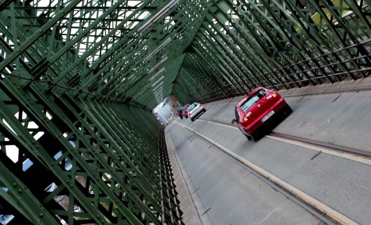 Der Streit um die 114 Jahre alte Brücke dürfte zu Ende sein. Foto: Weihbold