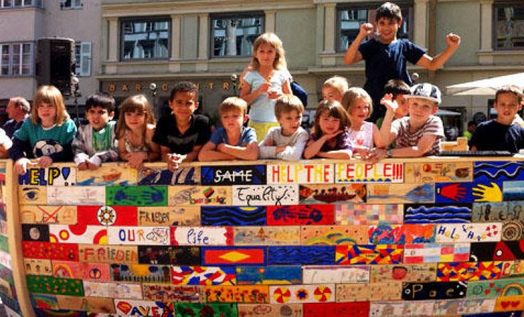 Das bunte "Boat of Hope" von SOS-Kinderdorf.