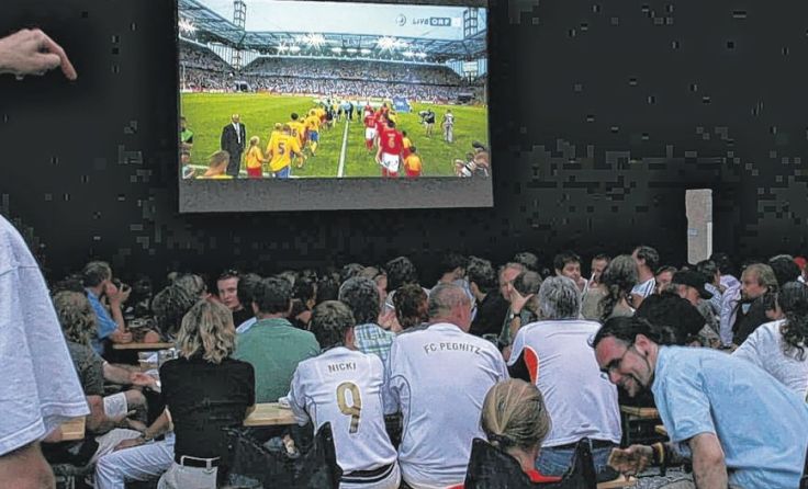 „Kunst und Kicken“ heißt es im Juni am Linzer OK-Platz. Foto: Moviemento