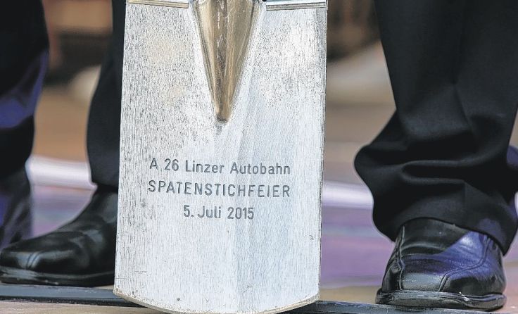 Am 5. Juli 2015 wurden die Spaten am Hauptplatz gesetzt. Foto: Weihbold