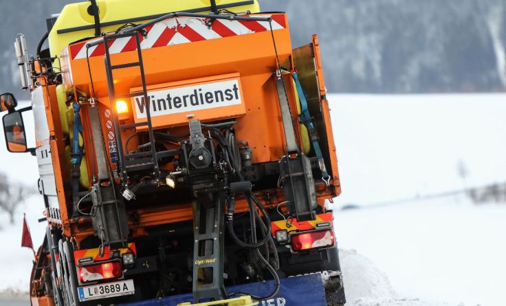 Winterdienst im Dauereinsatz. Foto: Weihbold