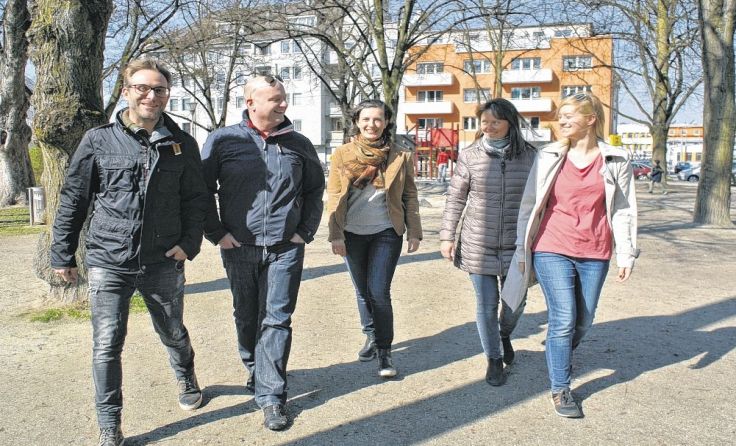 Vertreter der Bürgerinitiative „Rettet den Andreas Hofer Park“ vor Ort. 