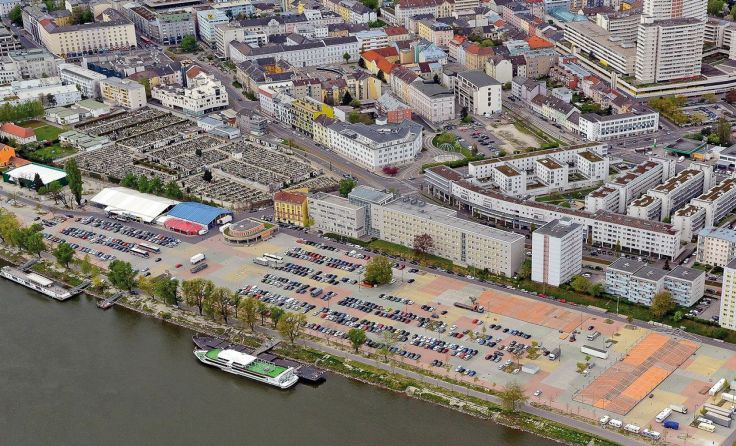 Parken am Jahrmarktgelände – seit einem halben Jahr verboten. Foto: Pertlwieser
