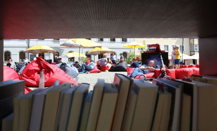 Rund 3000 Bücher stehen bereit. Foto: Innovationswerkstatt