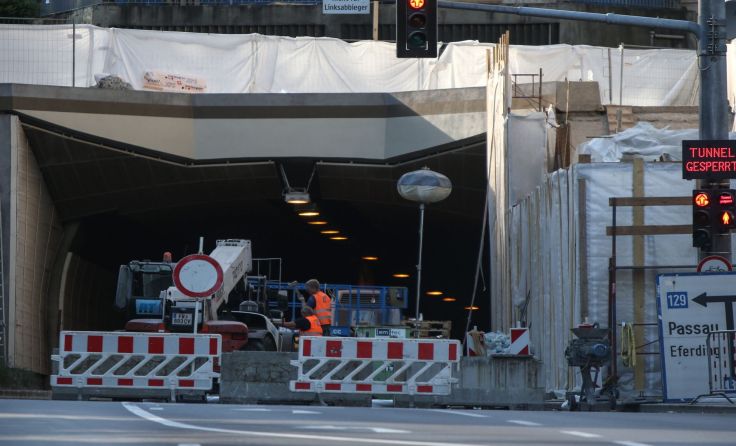 Gesperrter Römerbergtunnel. Foto: Weihbold