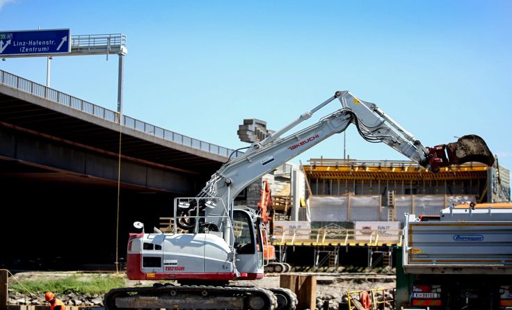 Die Arbeiten an den Brücken-Bypässen laufen. Foto: Weihbold