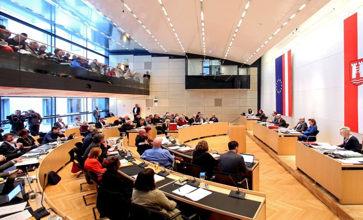 Vor der Abstimmung stand eine "Aktuelle Stunde" im Gemeinderat am Programm. Fotos: Weihbold