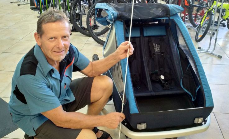 Leo Kiesl: „Beim Fahren Fahne oben lassen und die Lichter einschalten.“ Foto: Tips