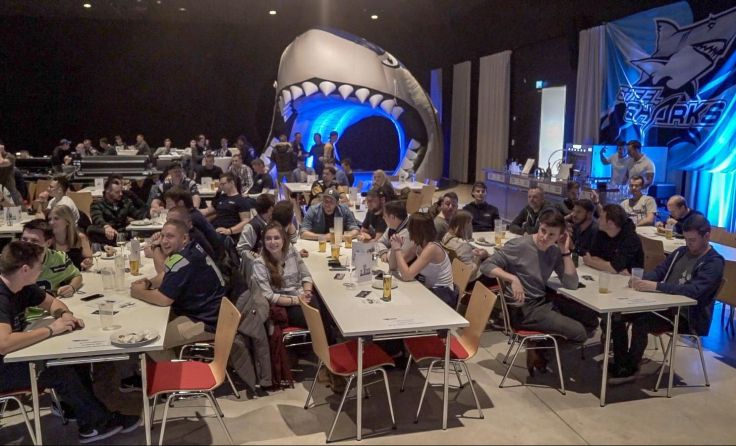 Super Bowl schauen mit den Atrium Steelsharks in der Spinnerei Traun. Foto: Helmut Wittmann