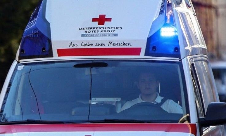 Mit der Rettung wurden die Unfalllenker ins Spital nach Rohrbach gebracht. Foto: Weihbold 