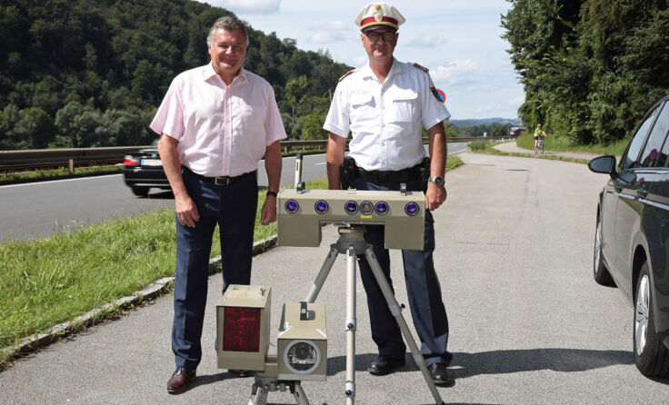 LR Günther Steinkellner und Oberst Klaus Scherleitner (Foto: Land OÖ/Kauder)