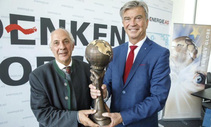 Wolfgang Neumann (Energy Globe), Generaldirektor Werner Steinecker (Foto: HERMANN WAKOLBINGER)