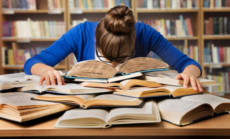Der Lerndruck ist für viele Schüler besonders in diesen Wochen hoch. (Foto: iStock)