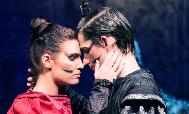 Mulan (Sandra E. Mae) und Hauptmann Chang (Philipp Fichtner) F: Günther Angerer