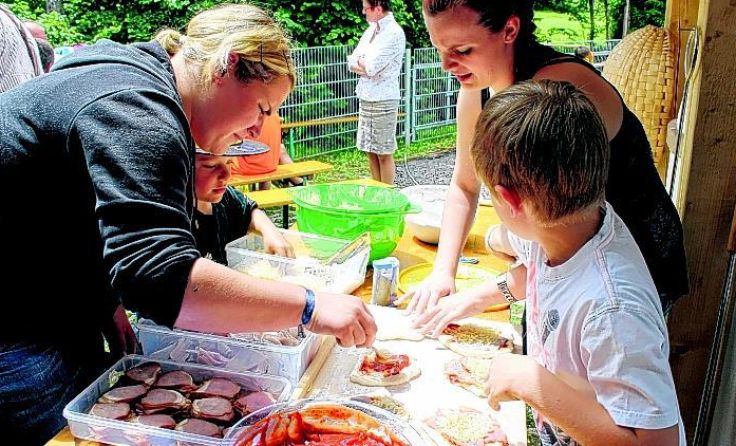 Auch viele selbstgemachte Schmankerl gibt es beim Loibichler Sommermarkt.