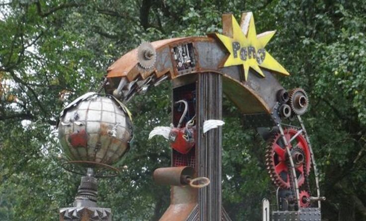 Die Skulptur ist Teil des Friedensweges. Fotos: BFI